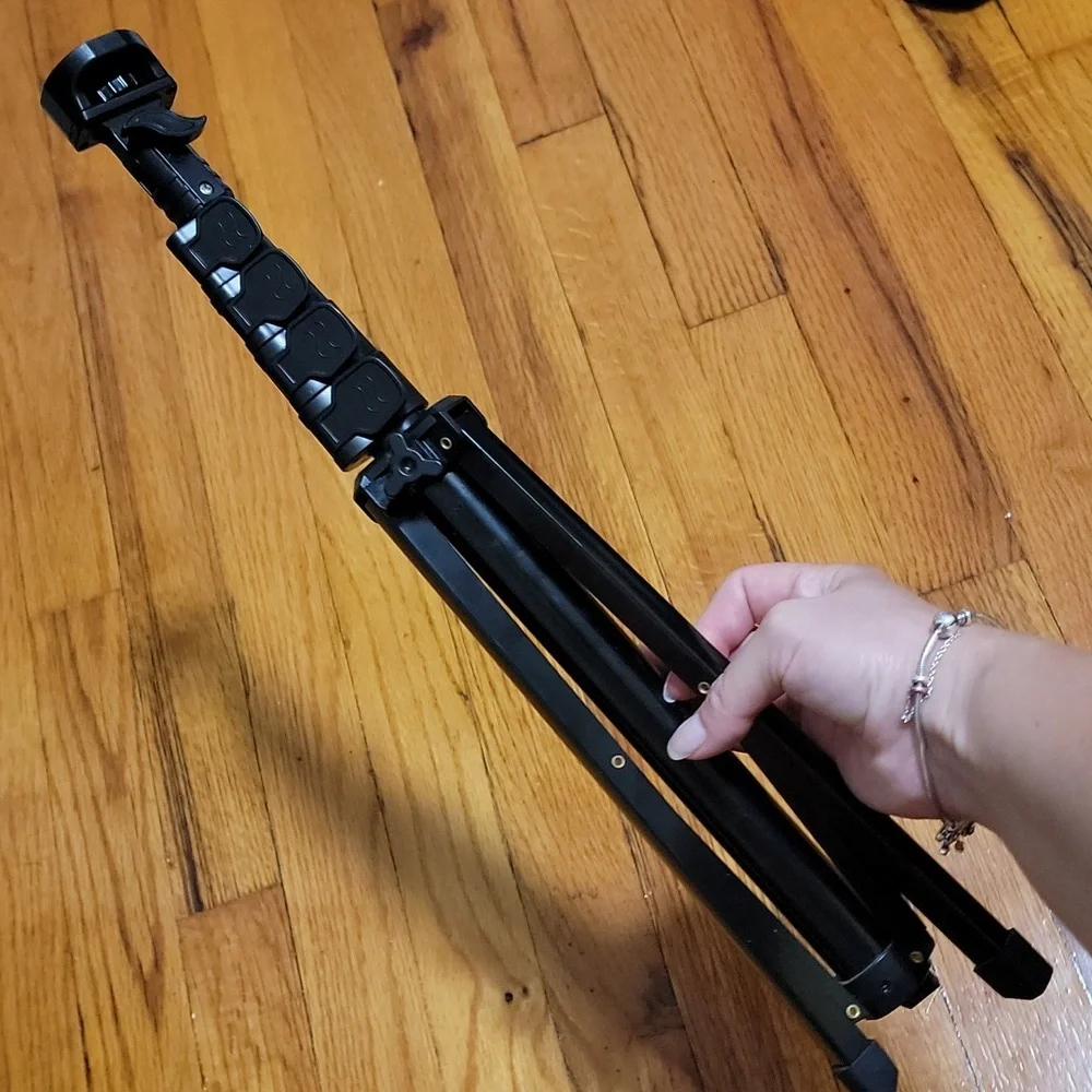 COPY - Black adjustable tripod stand 63